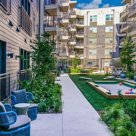 Cozy Retreat-Free Reserved Parking-Pool Addison Exteriör bild