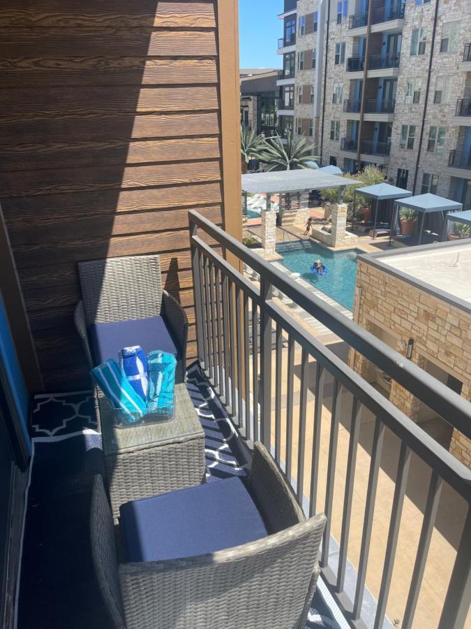 Cozy Retreat-Free Reserved Parking-Pool Addison Exteriör bild