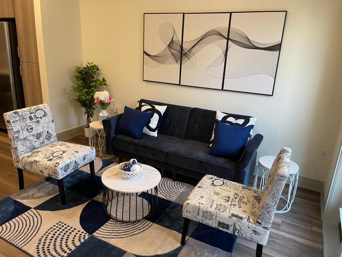 Cozy Retreat-Free Reserved Parking-Pool Addison Exteriör bild