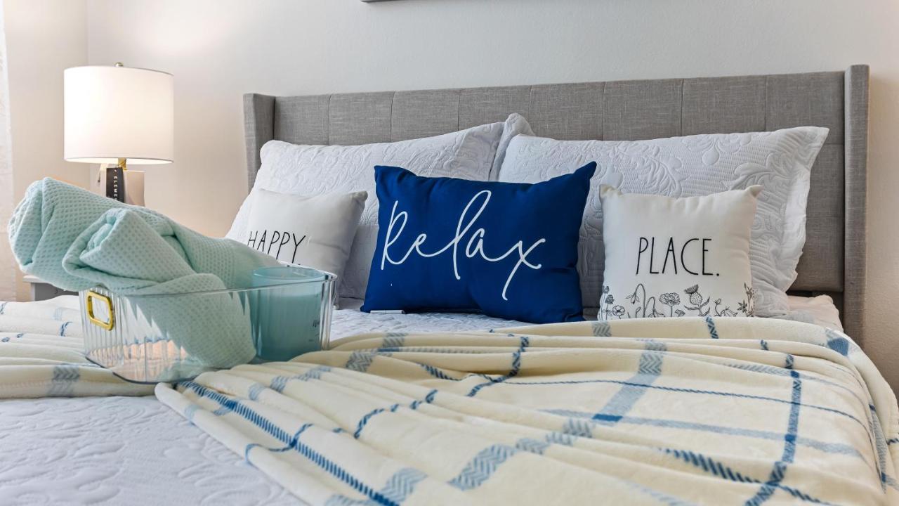 Cozy Retreat-Free Reserved Parking-Pool Addison Exteriör bild