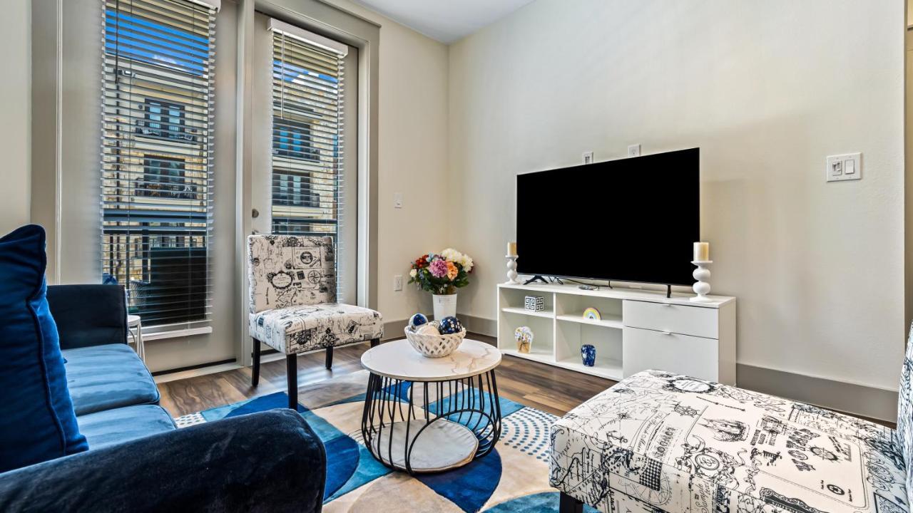 Cozy Retreat-Free Reserved Parking-Pool Addison Exteriör bild