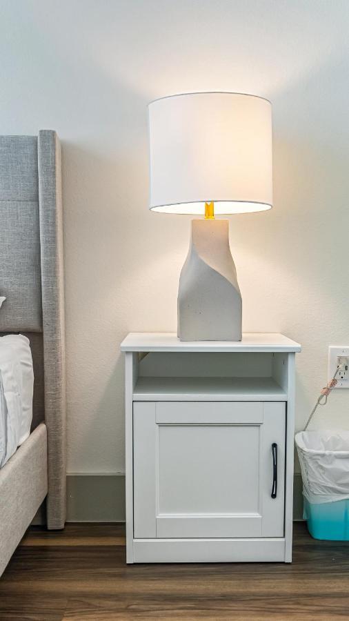 Cozy Retreat-Free Reserved Parking-Pool Addison Exteriör bild