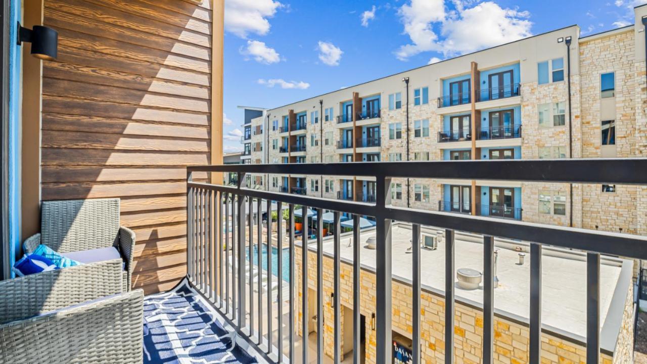 Cozy Retreat-Free Reserved Parking-Pool Addison Exteriör bild